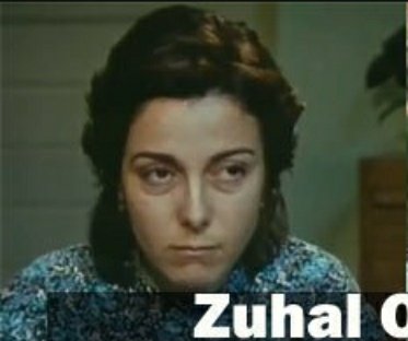 356 gün süren çalışmalarım sonunda zuhal olcay ve david bowie'nin farklı dönemlerde kullandıkları aynı saç modellerini sizler için derledim