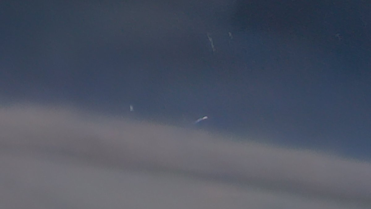 uncertainvector's tweet image. Pictures of same incident: