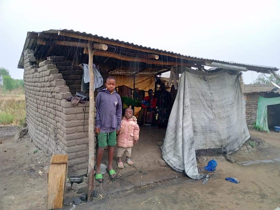 Kondwani Kachamba Ngwira has handed over the house he built for the family of Akondao Kaiwe after their previous house was severely hit by #CycloneFreddy....God bless you Mr Ngwira