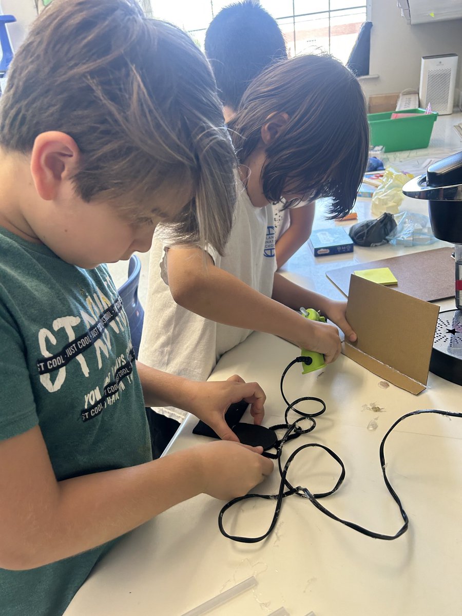 atlantaSTEAM's tweet image. Fablab on wheels (FLOW) #makercenteredlearning #aisSTEAM #AISinnovators #joyoflearning