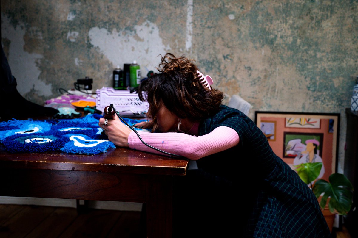 WhatsApp's tweet photo. meet canel 👋 a Turkish textile artist based in Berlin. watch how she weaves her culture into her art in #crossingcultures ep 4 ▶️ https://t.co/hIXGYoznkC https://t.co/tONfwaGAVQ