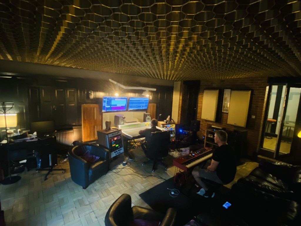 Unleashing creativity in Crescent Records super innovative recording studio! 🎙️🎶 Where dreams become reality & sounds turn into magic with support of Damon Sawyer. #MusicProduction #StudioLife
