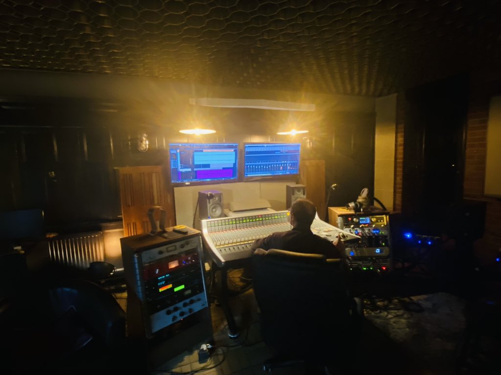 Paul Alexander Low tweet media