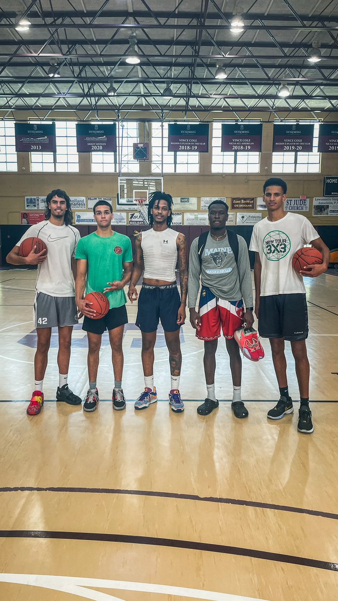 USC Salk Basketball⚡️ tweet media