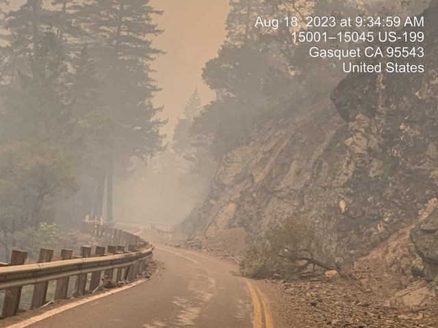 CaltransDist1's tweet photo. As of 1015a Aug. 18, #US199 remains FULLY CLOSED in #DelNorteCounty from Gasquet to the Ag Inspection Station near the Oregon border (PM 14.5-35.5) due to #SmithRiverComplexFire. No estimated time of reopening. Check https://t.co/faudYOtp7p for updates. 📷: Conditions around 930a https://t.co/8KN7xoDk6v