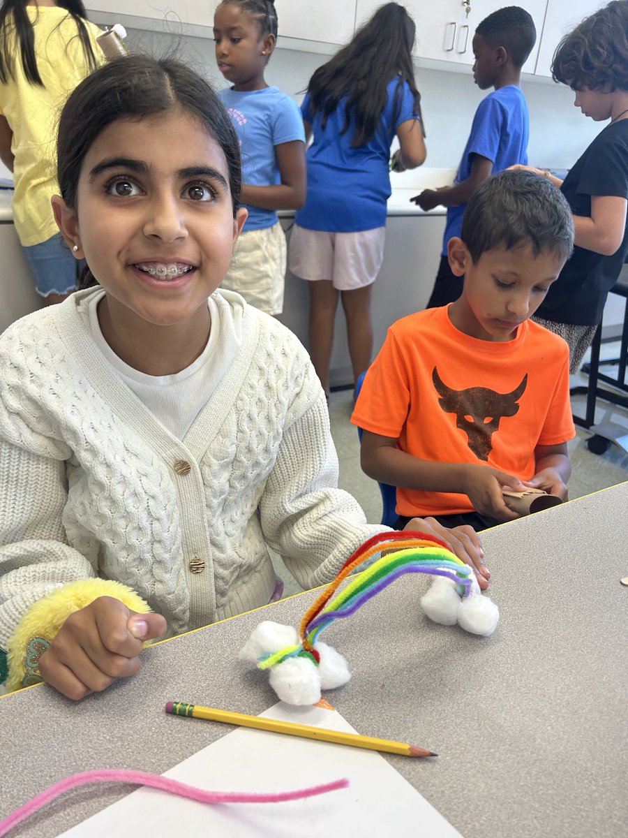 atlantaSTEAM's tweet image. make something that represents you in some way #makercenteredlearning #prototyping #upcycling #joyoflearning #aisSTEAM #AISinnovators ⁦@AISLearns⁩ ⁦@mareenakohtala⁩