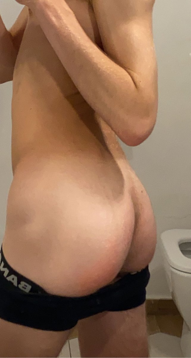Sem13382475's tweet photo. @aw4mf @KianRaiX Who wants to lick and fuck this ass? 😇 https://t.co/zcxXf460Fn