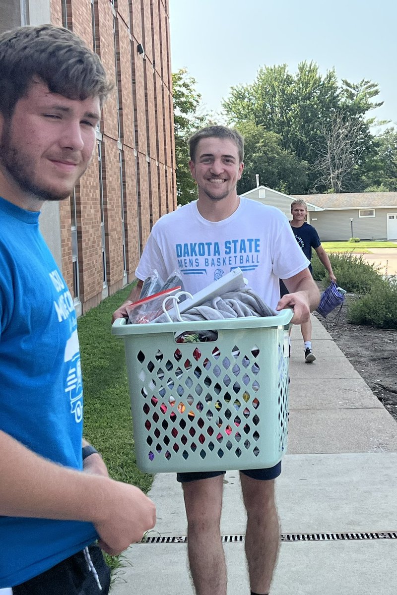 DSU_MBB's tweet image. MOVE IN DAY at @DakotaState ‼️