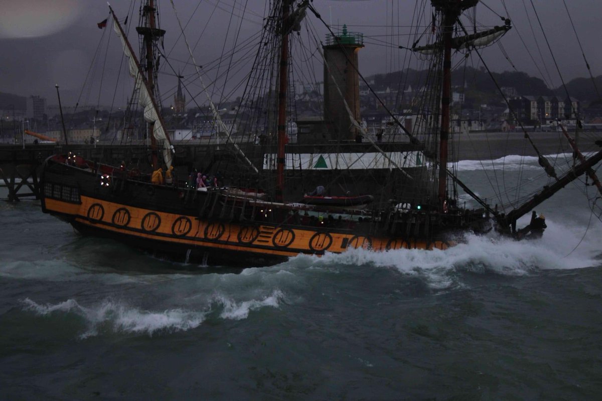 Festival du Chant de Marin (@festivalpaimpol) on Twitter photo Une photo du Shtandart quittant le port de Fécamp pour rejoindre le <a href="/FestivalPaimpol/">Festival du Chant de Marin</a>. Elle symbolise assez bien cette édition du Festival... Merci au capitaine, Vladimir Martus, et à l'équipage du Shtandart Project d'avoir affronté cette navigation mouvementée. #PL2023 ! Une photo du Shtandart quittant le port de Fécamp pour rejoindre le <a href="/FestivalPaimpol/">Festival du Chant de Marin</a>. Elle symbolise assez bien cette édition du Festival... Merci au capitaine, Vladimir Martus, et à l'équipage du Shtandart Project d'avoir affronté cette navigation mouvementée. #PL2023 !