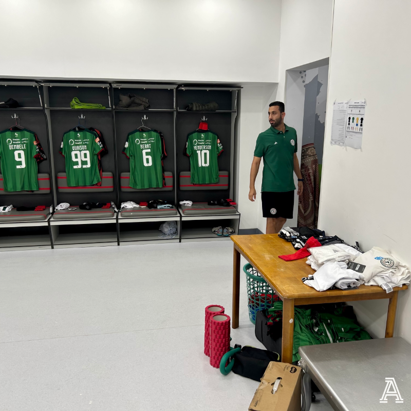 TheAthleticFC's tweet photo. ⭐ Life for Ronaldo, Henderson - and the "no stars" clubs
🏟️ Inside the dressing rooms, stadiums and shops
🇸🇦 Questioning football's big disruptors 

As Neymar arrives, @andrewhankinson travels to visit Saudi Arabia's Pro League