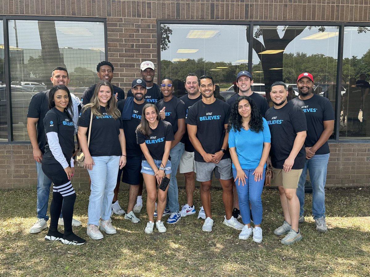 OfficialNTXBiz's tweet photo. Amazing teamwork! The dedicated NTX Mobility & Fiber teams partnered with #FeedMyStarvingChildren to come together to pack an incredible 144 boxes! With their hard work, they'll provide 85 children with 1 nourishing meal a day for a whole year! #MMCares #ATTBelieves #LifeAtAtt https://t.co/Dm80kLciZZ