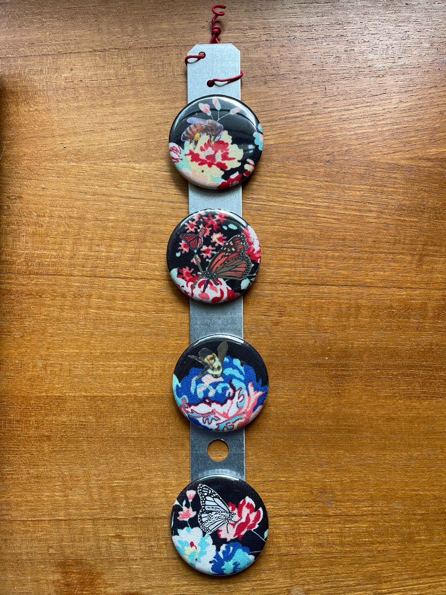 pollinatorsK12's tweet photo. Looking for a great gift for gardeners? Check out this pollinator magnet set by Jenee Nederloe in our 2023 WINGSPAN Virtual Silent Auction. Join us at our fundraiser event August 24 at Sociable Cider Werks to see it in person and get more gift ideas!
https://t.co/enFuJ9K5Wb https://t.co/xMeKwrla8E