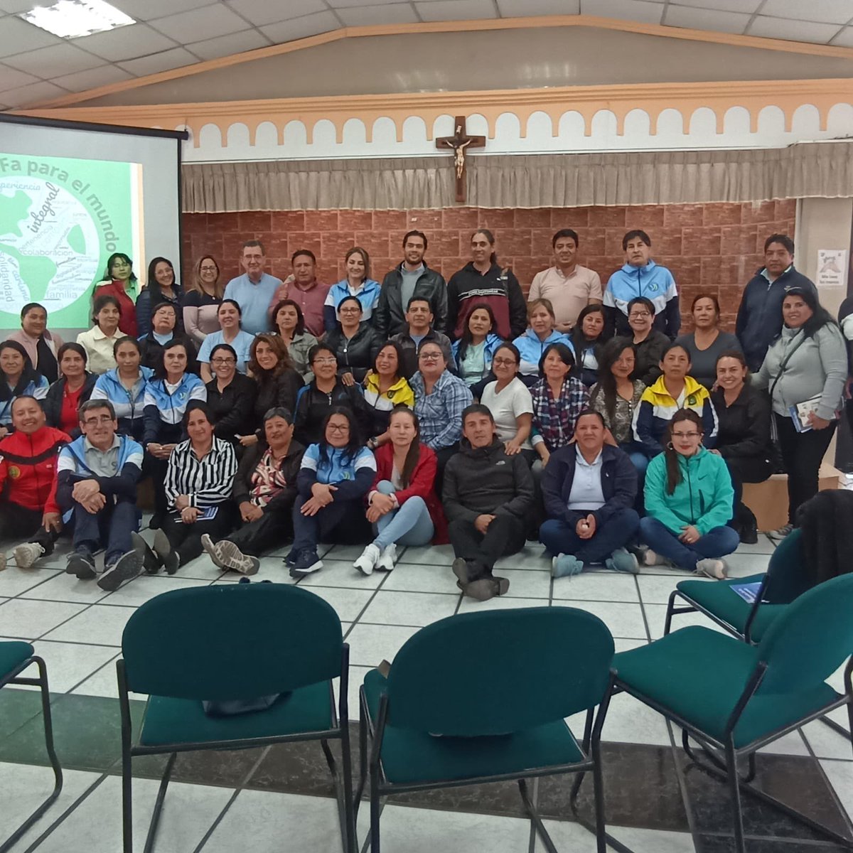 Inmejorable geografía andina para seguir construyendo Escuelas Sa-Fa para el mundo con el plantel de la U.E. Verbo Divino, el Equipo de Coordinadores, de Pastoral y el personal auxiliar. #familiasafa