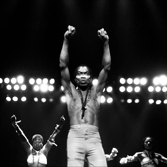 Today, celebrate the life and legacy of Fela Kuti, the father of Afrobeat music and an outspoken antagonist of Nigeria's military rule. #MelodicChronicles #NigerianLegacy #MusicHistory #NigerianHistory
#History_9ja