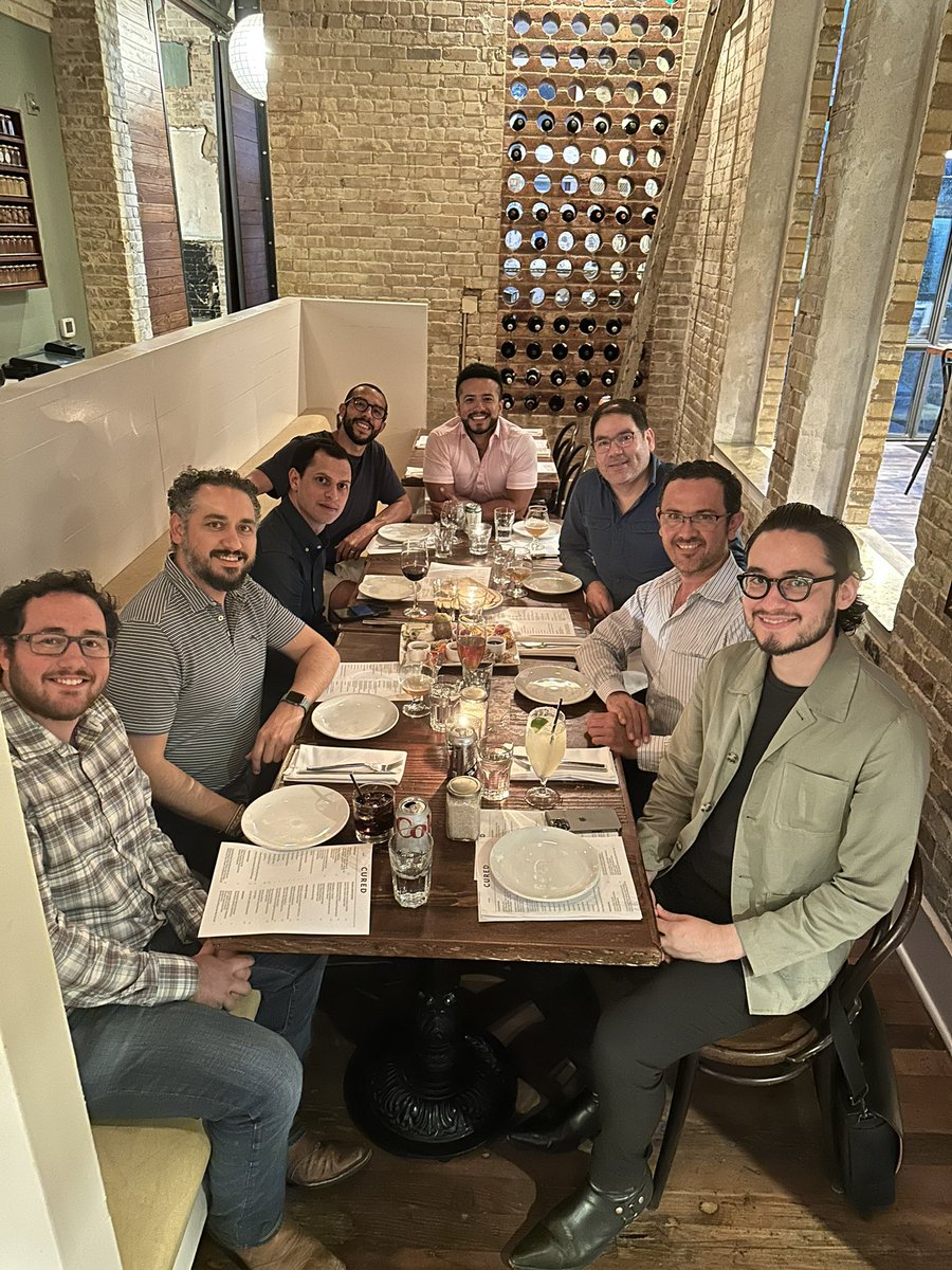 mariano_mgv's tweet image. Had a great time with investors and founders from @parlevelsys lattice, tally, @ebombogames and @AlamoAngelsofSA