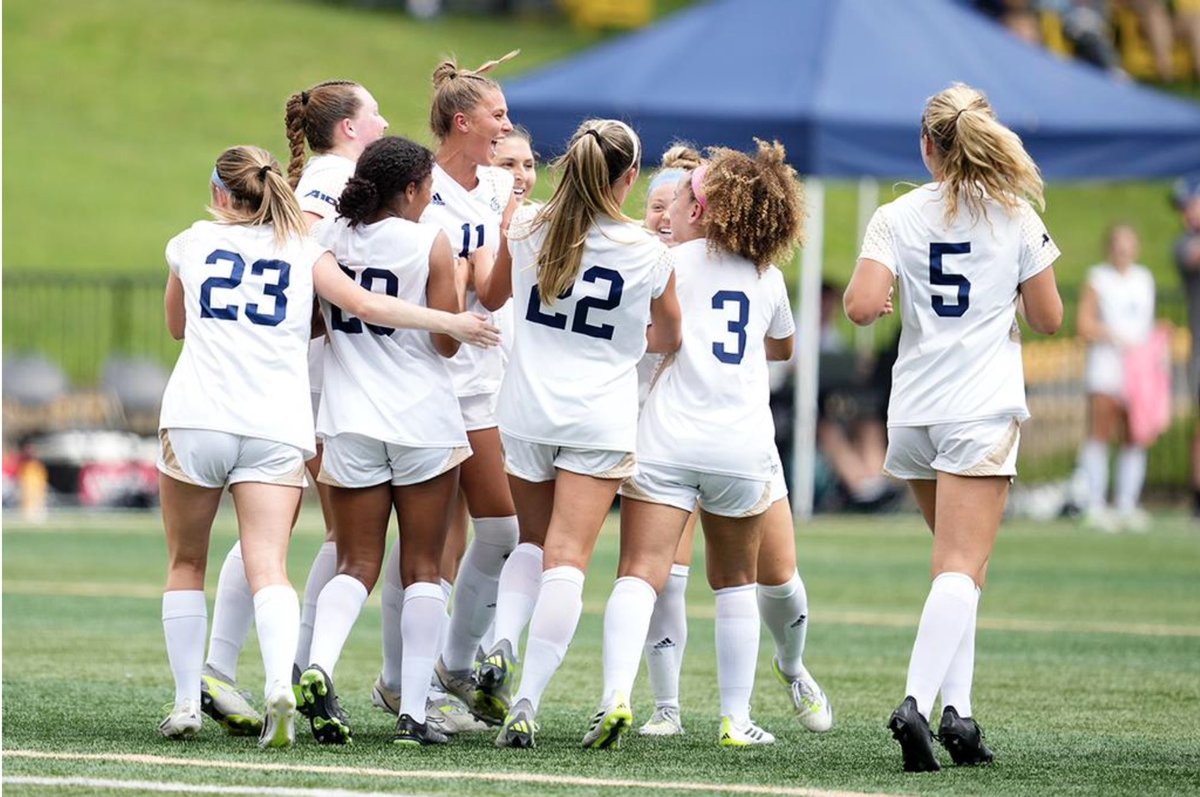 .<a href="/GWWomensSoccer/">GW Women's Soccer</a> began the Revolutionaries era in style with a 7-0 drubbing of Delaware State yesterday. <a href="/brooksie1219/">Matthew Brooks</a> was there and has the report. gwradio.com/revolutionarie…
