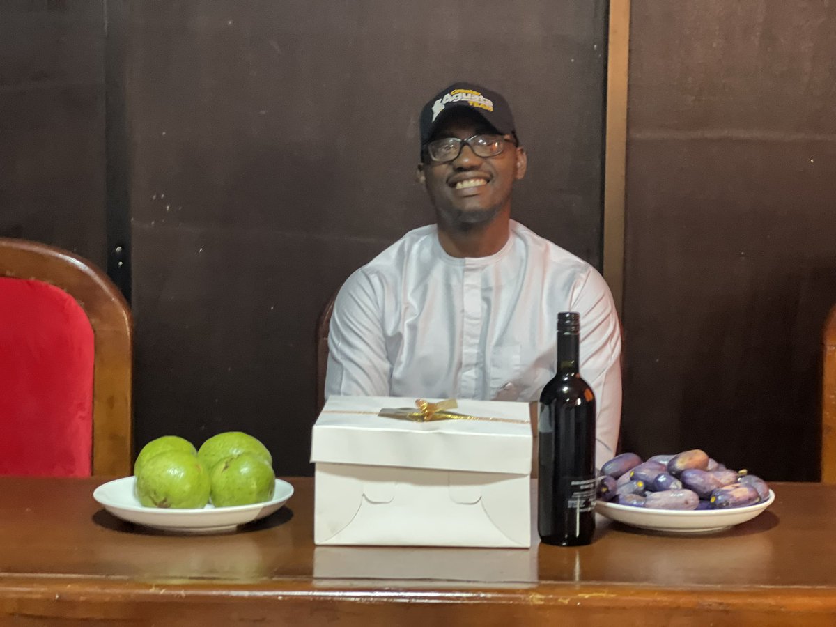buezeofobuike's tweet photo. Today, I am thrilled by their testimonies of our working relationships and their quickness to adapt to our campaign for governance of impacts.
I cannot thank them enough for their gifts of cash, cake, wines and fruits from their farms.
#AGreaterAguata
#PostBirthday
#Service https://t.co/PQNdDZhBWm