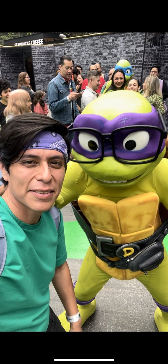 vick_comunicart's tweet photo. @ItsSpoilerTime @ParamountMexico Soy fan de #Donatello se notaaa jajaja 😜🟣#TortugasNinja @Cristia56946266 https://t.co/qsocluezkG