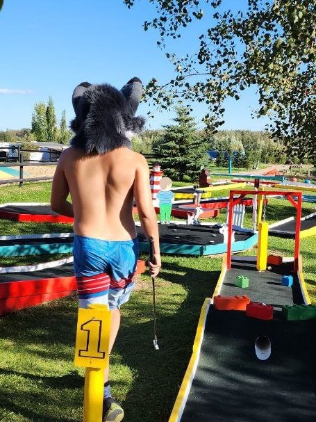 AeroSolas's tweet photo. People fear me when I mini golf.
📷: @MangoMother 

#furry #fursuitfriday #furrygolf #furryfandom #fursuit #fursuithead https://t.co/vWTY2JekA9