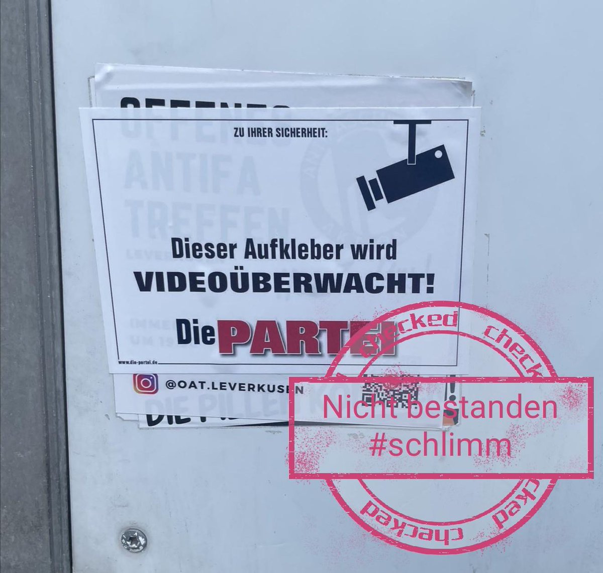 Liebe Nutzer*innen unserer sehr guten Qualitätsprodukte (Sticker): erfahrungsgemäß haften diese sehr gut auf
faschistischem Scheiß,
identitärer Rotze
oder auf alten weißen Männern.