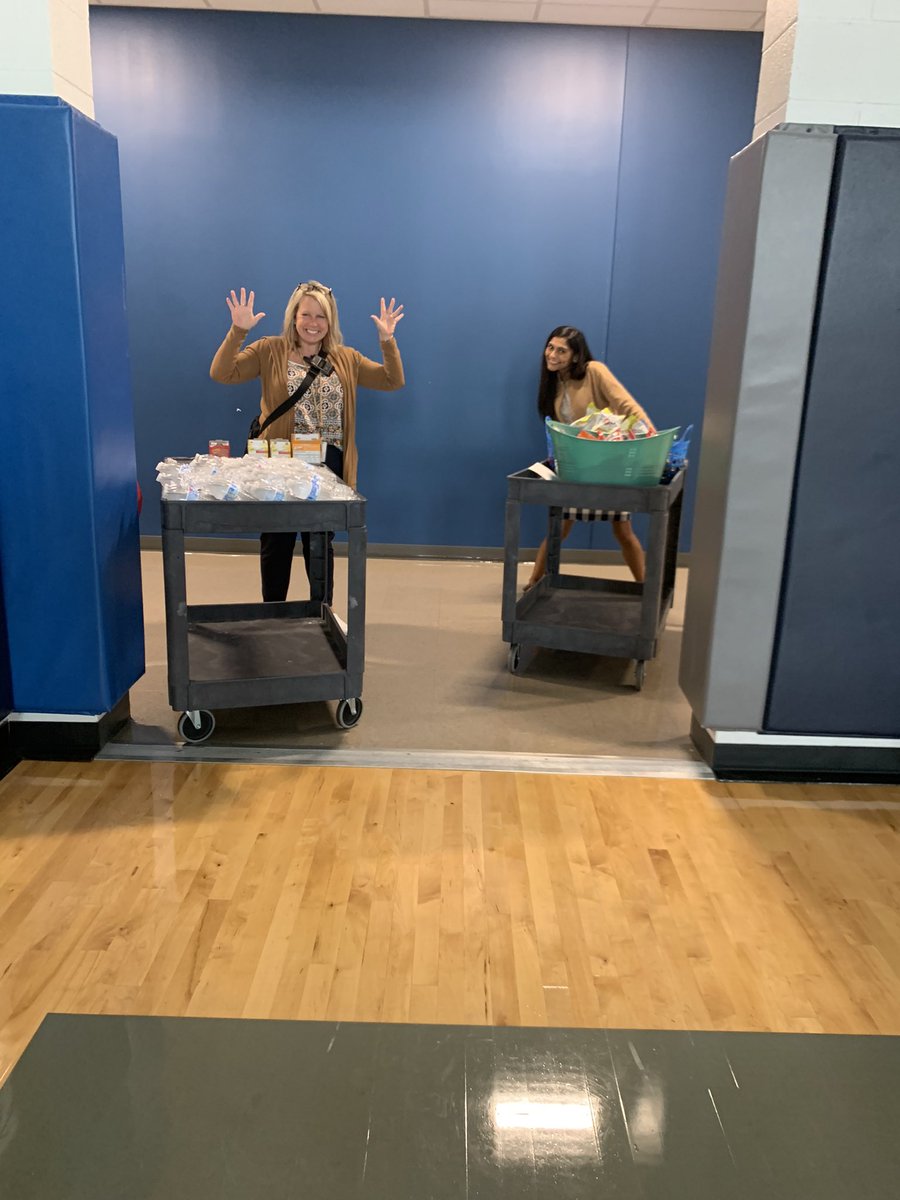 coachmauldin20's tweet photo. You know it’s a good Friday when we get some sweet treats in the afternoon!  Thank you so much!! 🤍🤠💙 @HickoryRidgeES  @KrinaBPatel @kvonklahr @Ms_Kramer_CCS https://t.co/nH2mhK5W5e