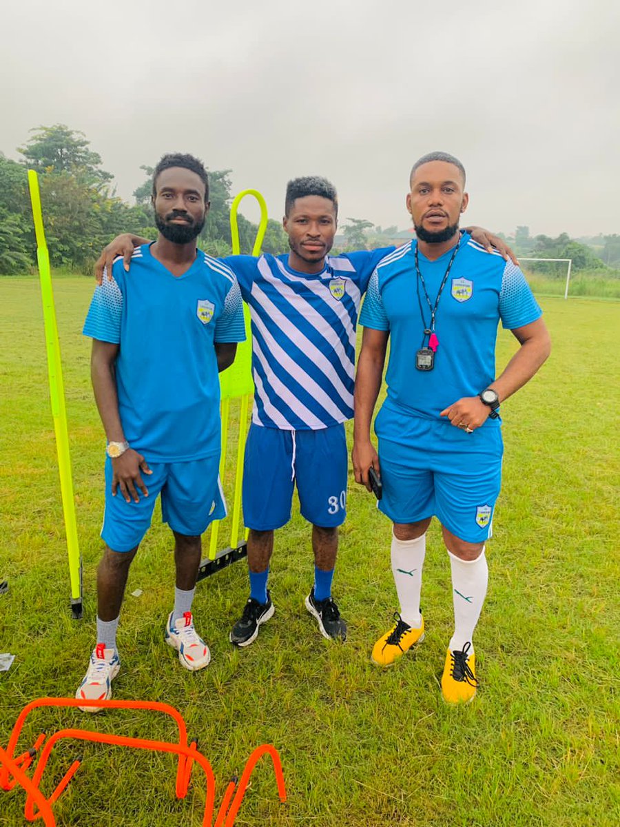 More pictures from our preseason training 💪🏾💪🏾

We're getting ready for a great season! 

Follow us @sclaurentian to not miss our updates! 
.
.
.
.
.
#sclaurentian #preseason #preseasontraining #Ligasmartbank #behindthescenes #ghanafootballclubs #footballclubsinghana #goal