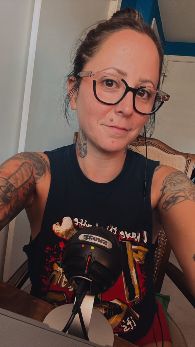 So grateful people are still asking me to talk with them about <a href="/TheStylistFilm/">The Stylist</a> 🥰✂️🩸

Repping a classic <a href="/Atomic__Cotton/">𝓂𝒶𝓀ℴ</a> shirt, “I have this knife. It’s a good knife.” #thesawisfamily ♥️