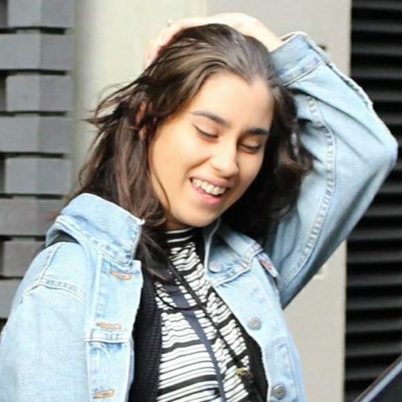 brillitoslaur's tweet photo. Mi debilidad? Lauren Jauregui acomodándose el cabello.🤍 https://t.co/i6OuWsODgj
