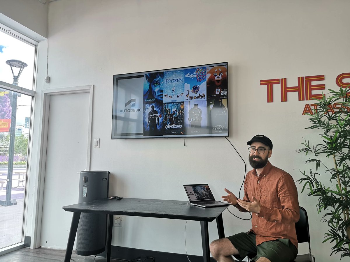 Earlier this week, we hosted our first AR Your Art Workshop and participants learned how to incorporate and enhance their art using Augmented Reality. 

Thanks to everyone who participated.  #YRArts #ExperienceYR