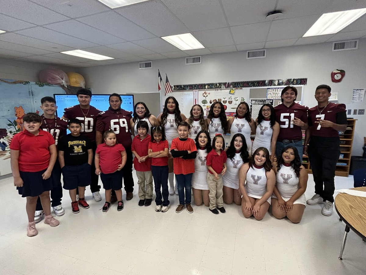 evanjam8989's tweet photo. Thank you to all the dance, cross country, cheer and @ysletafootball kids who came out to @PASESYISD (Pasodale Elementary) to greet our little brothers and sisters. The power of the Jersey and the Poms extend beyond the field. #BOWUP https://t.co/jy9jBUl3DW