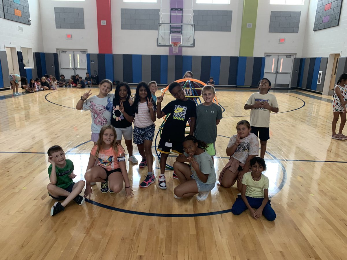 coachmauldin20's tweet photo. 4th grade got it done using teamwork! All 3 teams were able to build their double decker hula hut! #TogetherWeImagine @HickoryRidgeES https://t.co/weqdLXRK6i