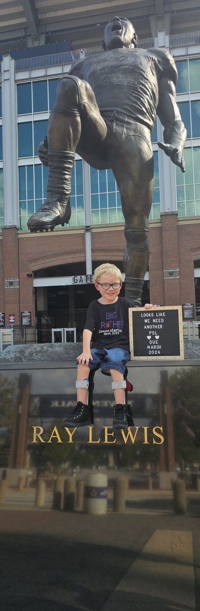 ThatRadChick102's tweet photo. Where do you go for your pregnancy announcement? 

Only our favorite place.
The Bank!

Baby Lewis will be here in March♡

Adding another to the Flock♡

@Ravens https://t.co/BUwyFK76tN