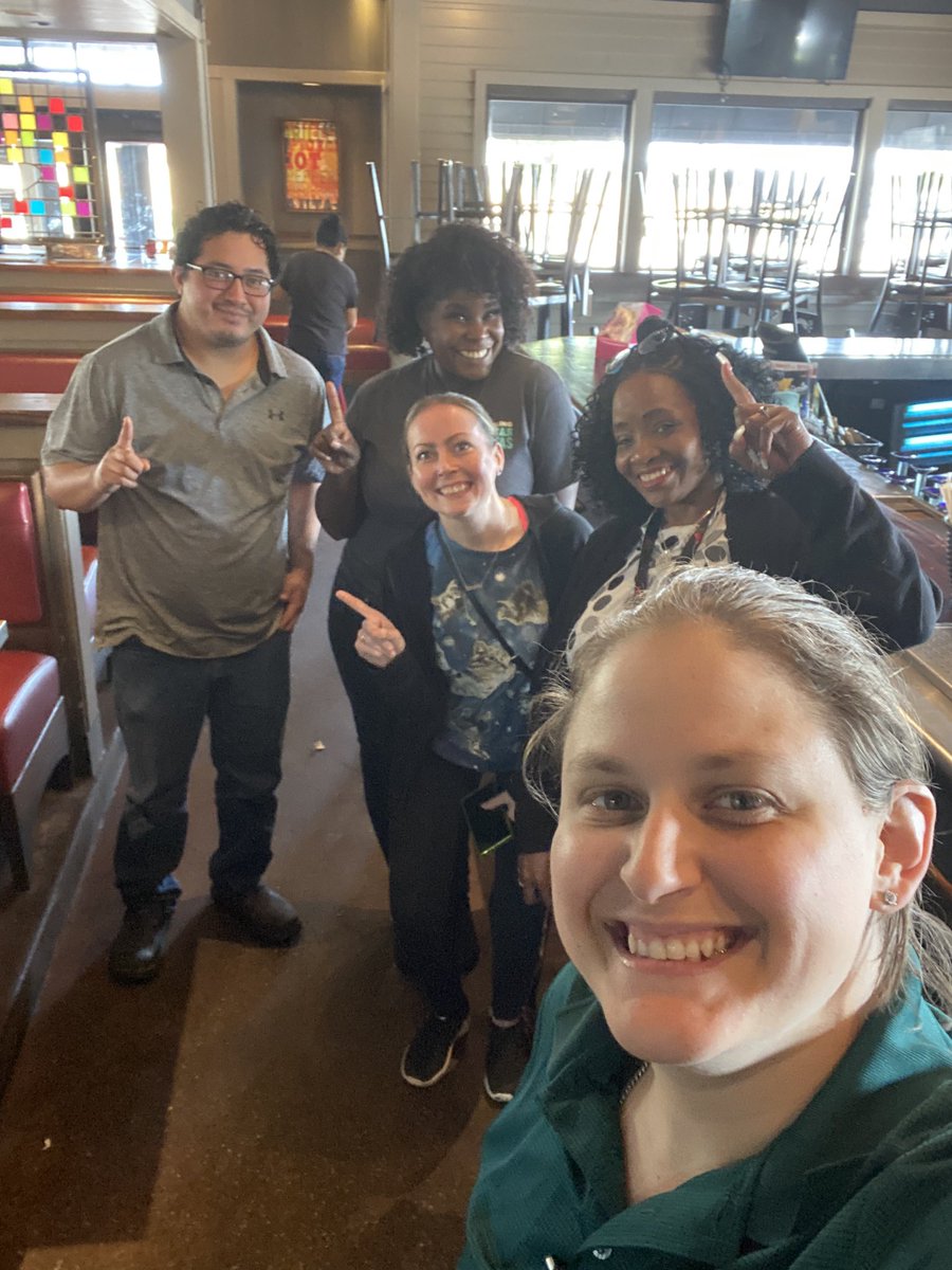 rachelaustin13's tweet image. Cheers to Kelsey for rocking out the top of our manager scorecard finally!! So proud of you Kels!! Love the engagement amongst my managers today. Great meeting and excitement around Zone 1 perfection! #BigSwings @Roymascorros @JBarraza6