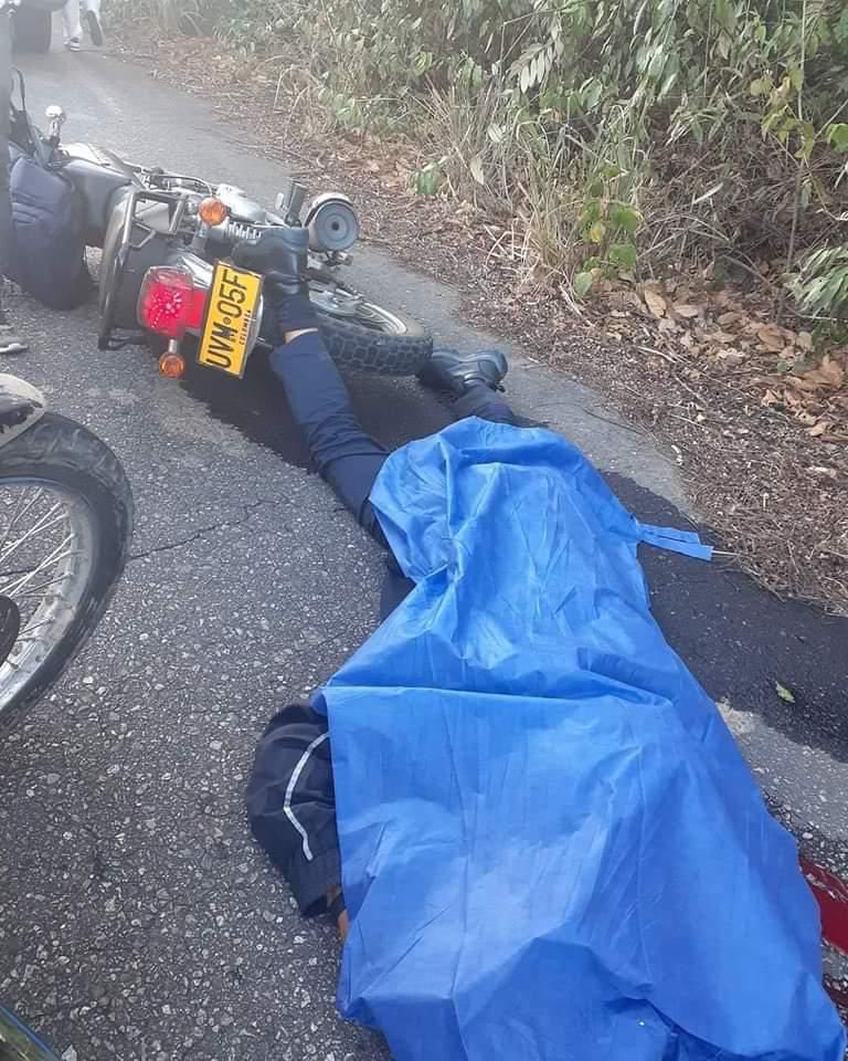 Uatsnit_Rincon's tweet photo. Tres guardas de seguridad los mataron hoy en Santander de Quilichao, cauca, porque iban uniformados…vayan creyendo https://t.co/yQ0upIfY2C