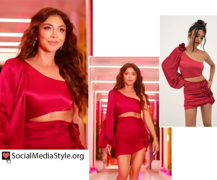 SMediaStyle's tweet image. Find out where you can buy Sarah Hyland's red one shoulder cutout rose detail dress from Love Island here: socialmediastyle.org/post/sarah-hyl…
#SarahHyland #reddress #oneshoulder #oneshoulderdress #cutoutdress #LoveIsland #minidress #rucheddress #ForLoveandLemons