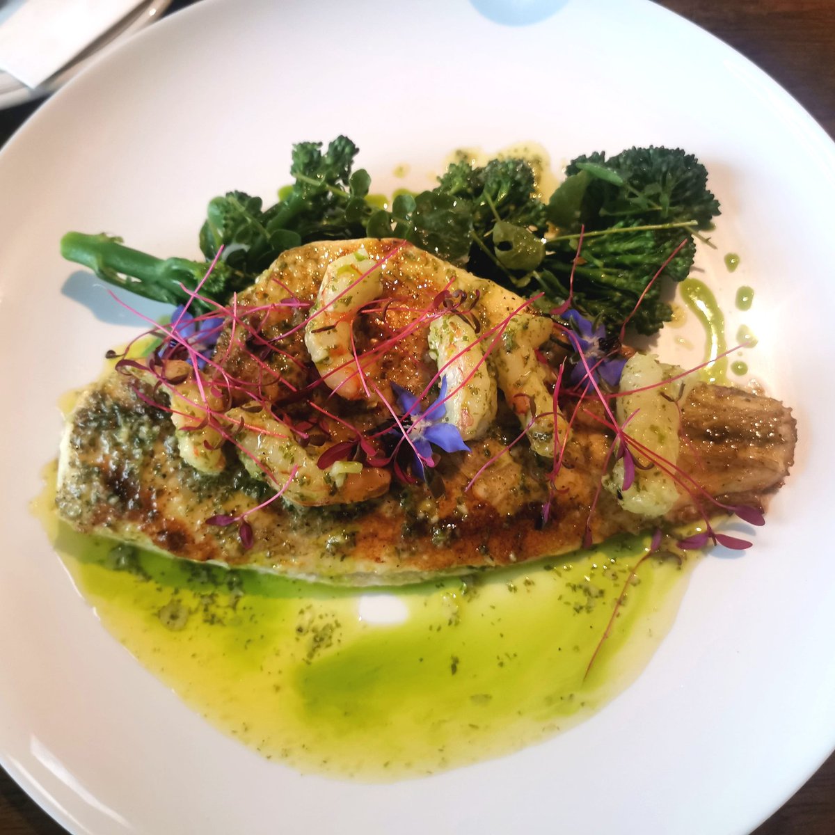 Grilled whole plaice, garlic prawns, tenderstem broccoli&amp; chips
#thesmugglerstable #catchoftheday #EastCoastSeafood #seafoodlover
