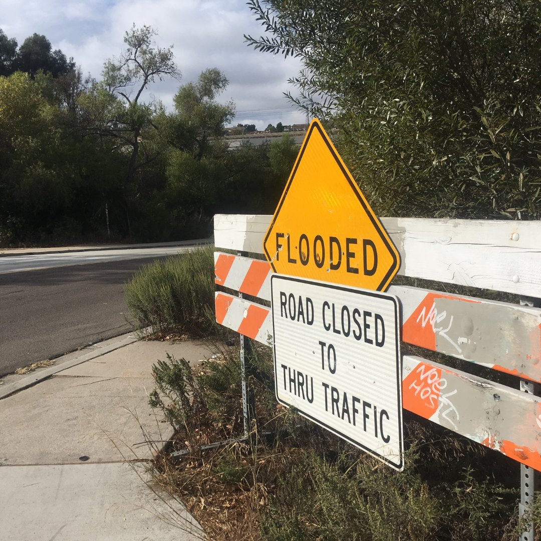 🌧️With rain &amp; high winds forecast on Sun. &amp; Mon., the City is taking proactive measures to help prevent flooding. Crews are cleaning storm drains, placing "no parking signs" in flood-risk areas and monitoring over 46,000 storm drains for any issues.