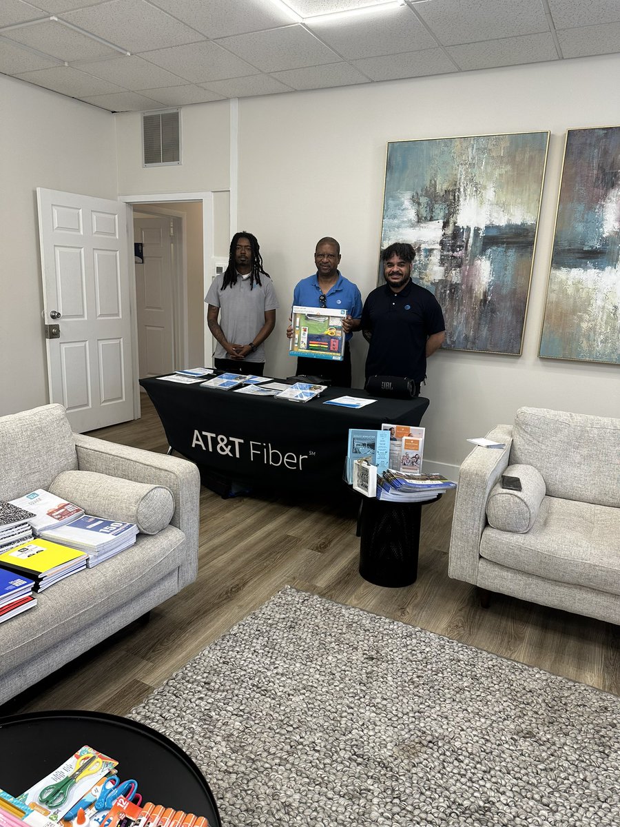 First ACP Event of the Year! We partnered with the Brittany apartments to help out the community with a back to school drive! 

#ACP #TeamFrost #ATTFiber #Backtoschool #Lockedin @Shawn6222 @VinceLeaks <a href="/404girl/">Betsy Francis</a>