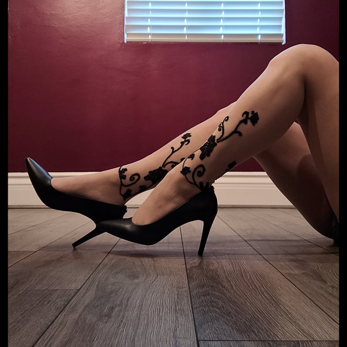 Enjoy your Foot Fetish Friday my sexy friends! 💋 https://t.co/6csekmYXIe #feet #toes #legs #footworshi̇p<a href="/tag/legs"class="tags"><span>#legs</span></a><a href="/tag/feet"class="tags"><span>#feet</span></a><a href="/tag/toes"class="tags"><span>#toes</span></a><a href="/tag/footworship"class="tags"><span>#footworship</span></a>