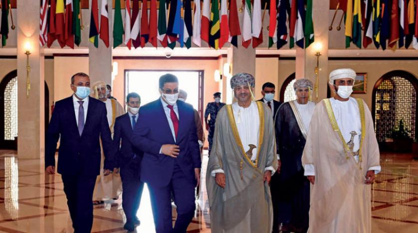 حد عارف كم عدد الوفد العماني ومنهم بالاسم ومتى وصلوا وايش جوا يشتوا ومابيفعلوا ولا الموضوع سكته في سكته ليش او في الموضوع حاجة غلط