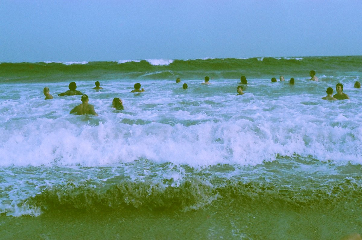 synanthropy's tweet photo. ohh okay i get why people shoot expired film now. https://t.co/eiRWoMWZNA