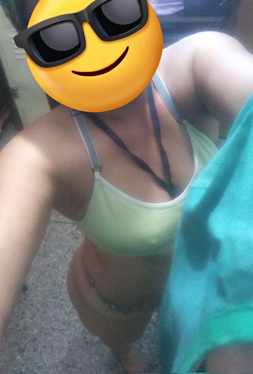 lachipiswing's tweet photo. Desnuda... en el baño de mí trabajo jeje 😃😈 https://t.co/89v18IU2Zv