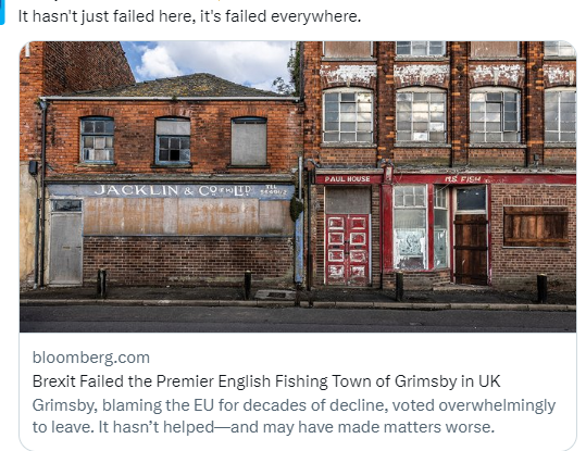 LucyWoodslucy70's tweet photo. I hear it's GRIM in Grimsby  by heck https://t.co/P6UfIgRzxa