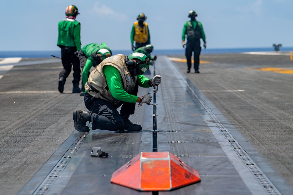 Flight Ops onboard #USSRonaldReagan (CVN 76). The carrier, together with @USNavy commands around the globe, has been participating in Large Scale Exercise (LSE) 2023 in the #PhilippineSea. #LSE2023 is intended to refine how we synchronize maritime operations on a global scale.