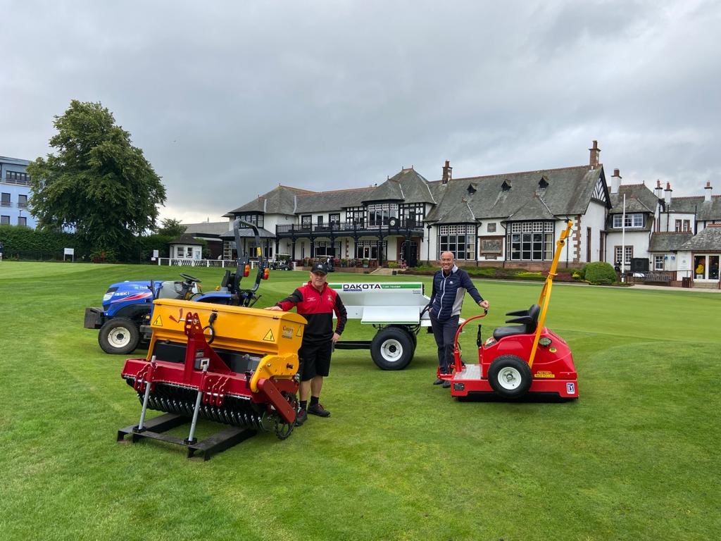 The New kit has arrived at The Burgess this week thanks to Adrian at @DoubleATrading and Thankyou to The Royal Burgess for providing this kit to help us keep improving 👏👏⛳️