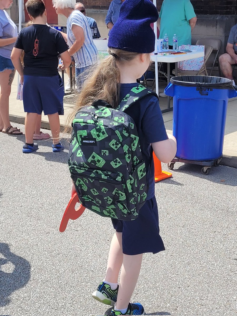justamandy's tweet photo. My 2nd grader is going into a general learning disabilities class for grades 3-5 instead of the autism specific class for K-2! His teacher picked this Minecraft backpack for him. (We're very lucky he's in a school that provides backpacks and supplies)

School starts next week! https://t.co/lXl3BWt0qa