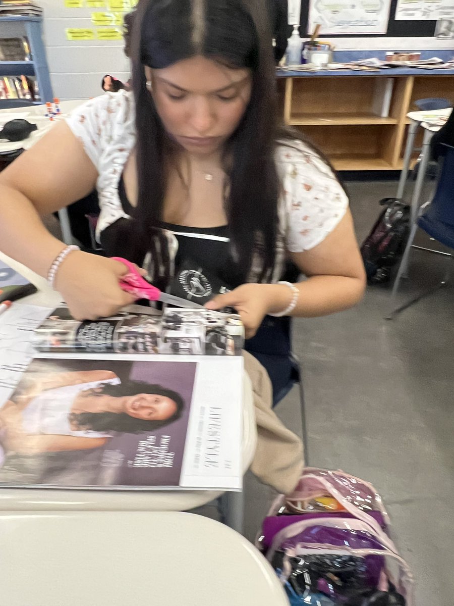 Edlin’s Lit-IHS Senior Class Sponsor tweet media