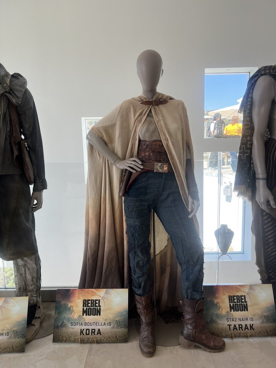 Perfect costume designs

0 CGI involved 

This is #RebelMoon