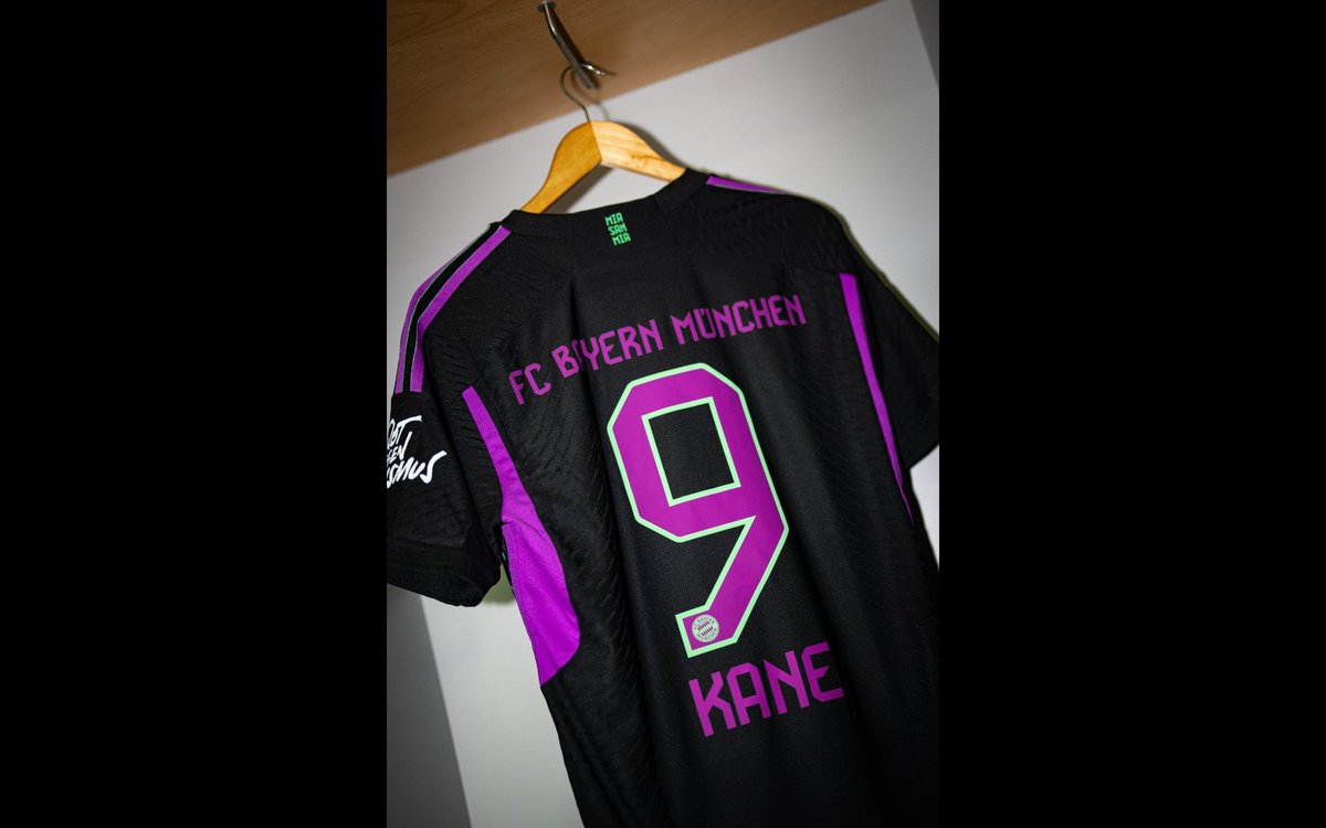 NEXT_LEVEL7372's tweet photo. Hary Kane's kit in Bayern https://t.co/g2vc81Cnvj