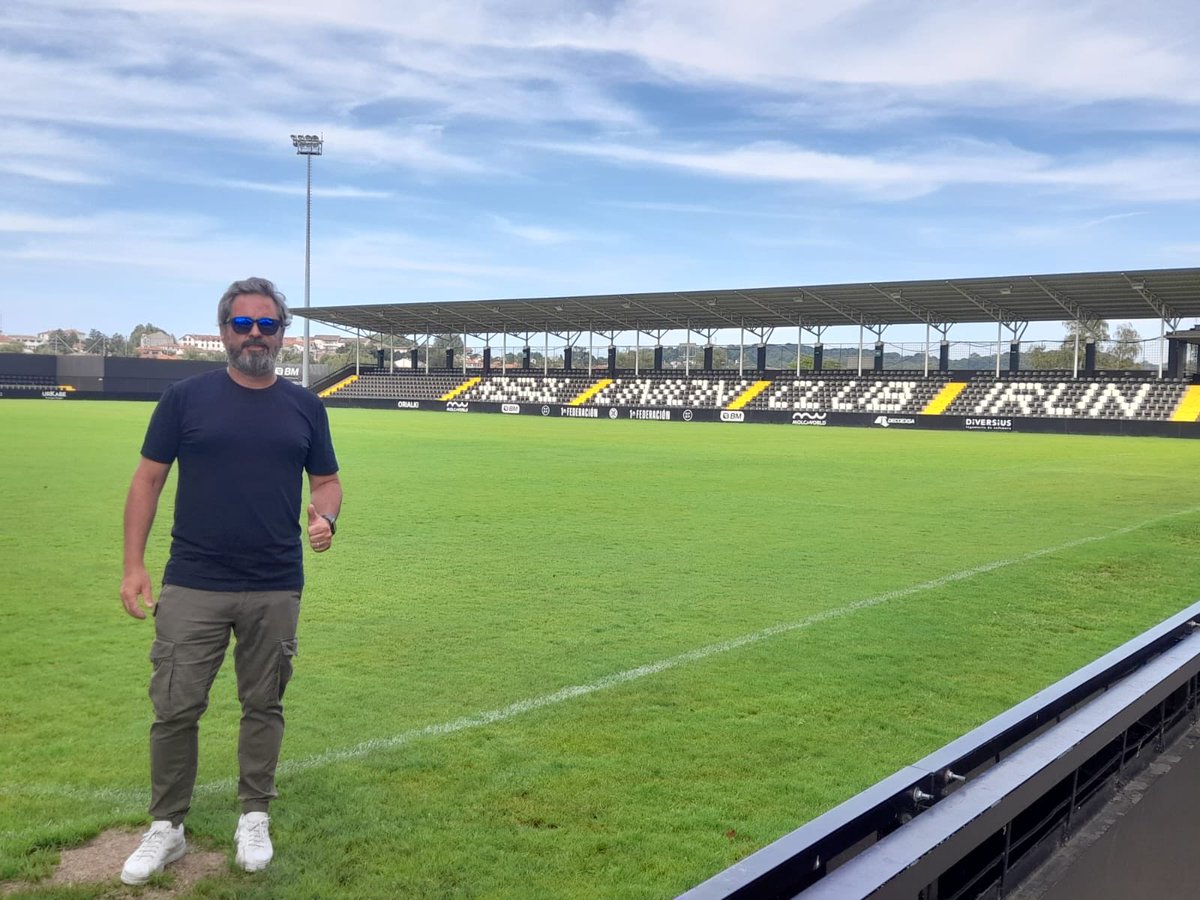 JSaucedo1914's tweet photo. A los que nos apasiona éste deporte, aprovechamos cualquier momento para visitar estadios como el del histórico @REALUNIONCIRUN
#StadiumGal
#Entrenadores
#Fútbol #Pasión #Vacaciones #Family #Summer2023 #1914 https://t.co/HNEj1YvvfJ